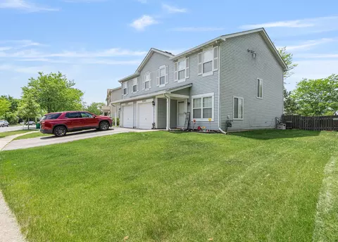 2743 River Bend Ln, Plainfield, IL 60586