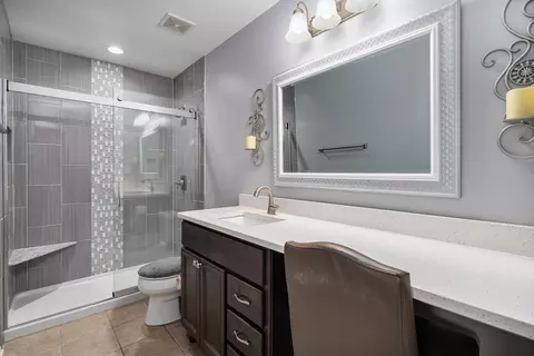 Bath - 2743 River Bend Ln, Plainfield, IL 60586 photo 2 of 3