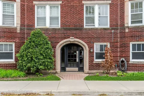 7 Fillmore St #2, Oak Park, IL 60304