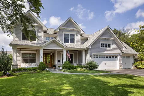860 Cedar Ln, Northbrook, IL 60062