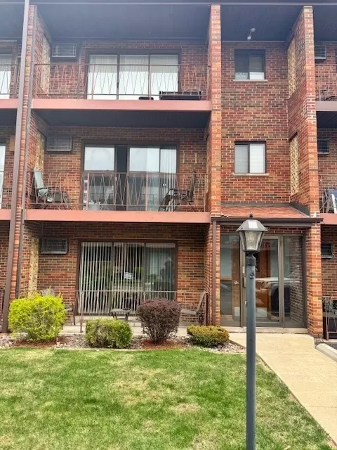 6323 W 64th Pl #1C, Chicago, IL 60638