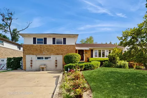 270 Concord Dr, Melrose Park, IL 60160