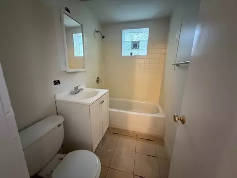 Bath - 2446 W Thomas St, Chicago, IL 60622 photo 3 of 3