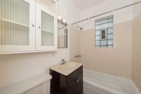 Bath - 2446 W Thomas St, Chicago, IL 60622 photo 2 of 3