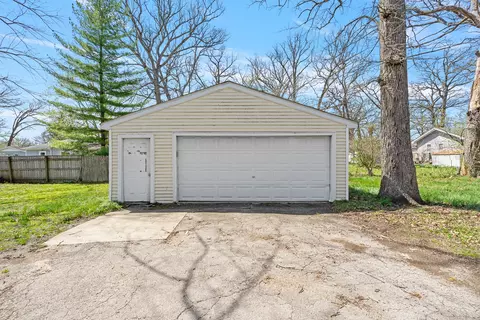 Exterior - 68 S Laurel Rd, Kankakee, IL 60901 photo 2 of 10