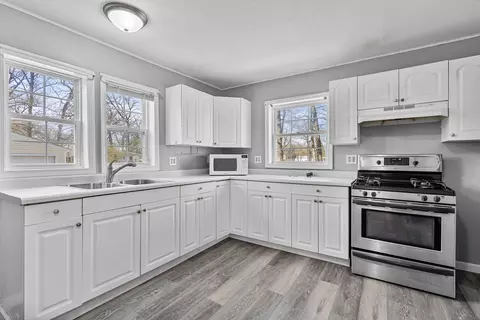 Kitchen - 68 S Laurel Rd, Kankakee, IL 60901 photo 1 of 1