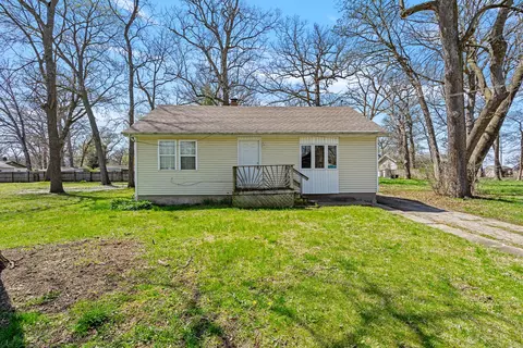 68 S Laurel Rd, Kankakee, IL 60901