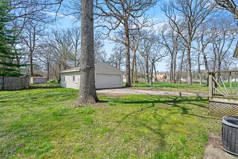 Exterior - 68 S Laurel Rd, Kankakee, IL 60901 photo 9 of 10