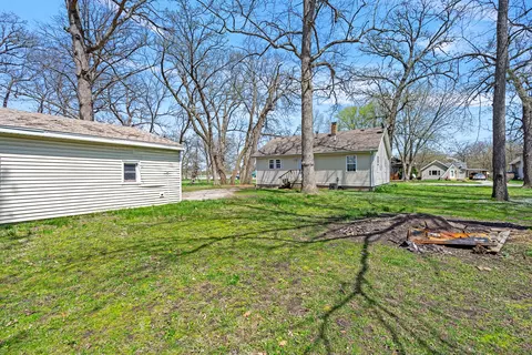 Exterior - 68 S Laurel Rd, Kankakee, IL 60901 photo 4 of 10