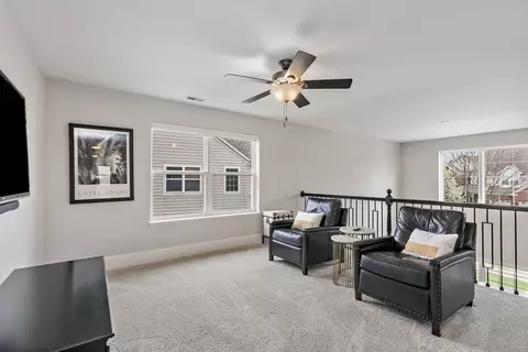 370 Comstock Dr, Elgin, IL 60124 photo 24