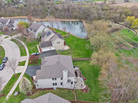 370 Comstock Dr, Elgin, IL 60124 photo 43