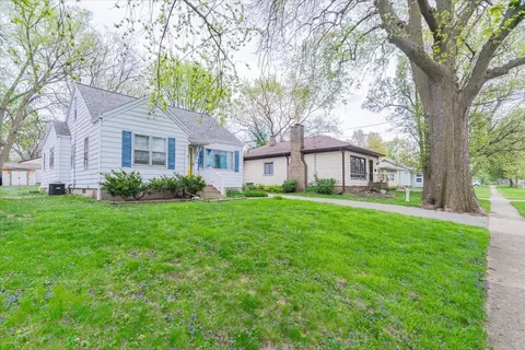 1012 N Linden St, Normal, IL 61761 photo 6