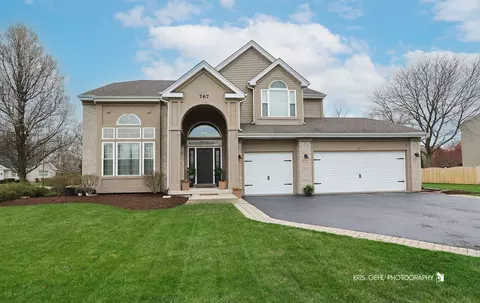 767 Lipizzan Ln, Wauconda, IL 60084