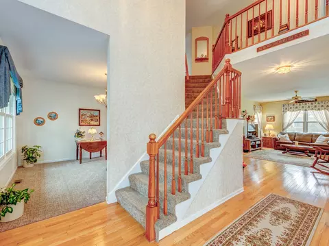 5335 Fox Path Ln, Hoffman Estates, IL 60192 photo 6