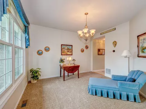 5335 Fox Path Ln, Hoffman Estates, IL 60192 photo 8