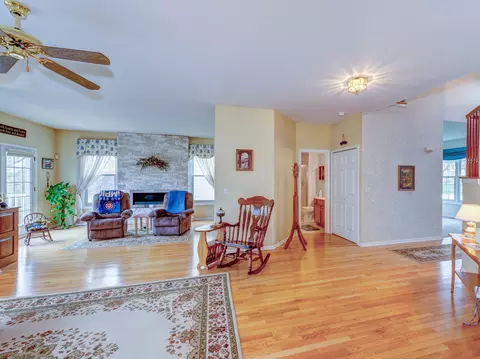 5335 Fox Path Ln, Hoffman Estates, IL 60192 photo 14