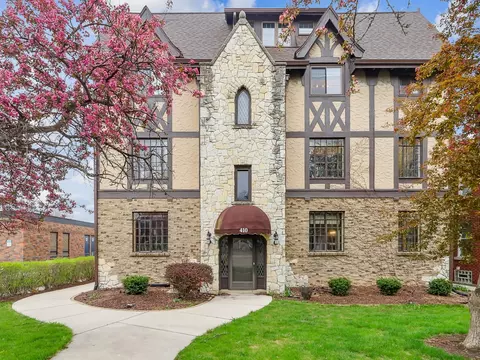 410 N Raynor Ave #2E, Joliet, IL 60435
