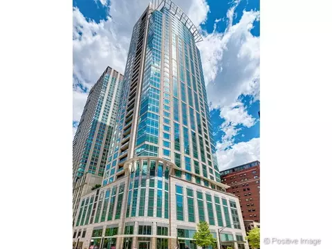 50 E Chestnut St #1401, Chicago, IL 60611