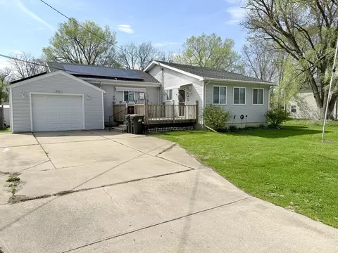 707 Dillon Ave, Sterling, IL 61081