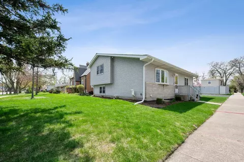 302 S Mason St, Bensenville, IL 60106