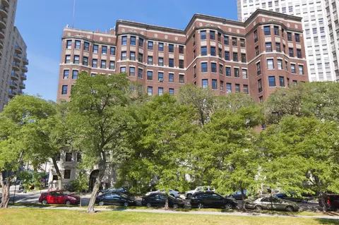 2600 N Lakeview Ave #7E, Chicago, IL 60614