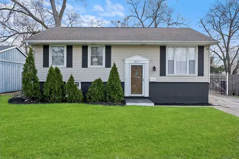 1863 Reichert Ave, Sauk Village, IL 60411