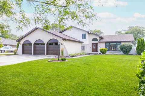 1205 Barber Ln, Joliet, IL 60435