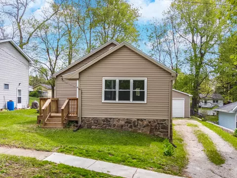 1216 Barker St, Bloomington, IL 61701 photo 2