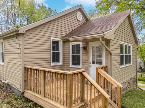1216 Barker St, Bloomington, IL 61701 photo 4