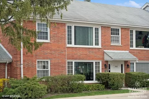 1502 Plymouth Pl #1W, Glenview, IL 60025