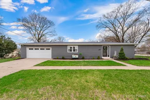 1137 Fern Ave, Saint Charles, IL 60174