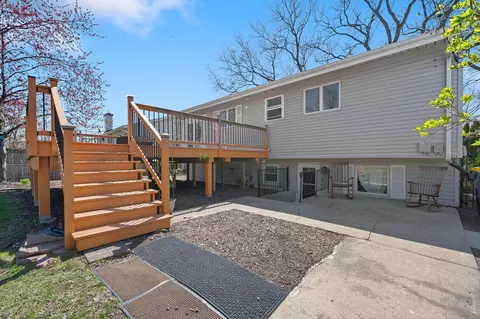 Exterior - 516 E Turner Ave, Roselle, IL 60172 photo 6 of 10