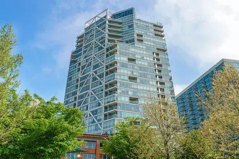 510 W Erie St #1301, Chicago, IL 60654