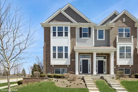 1484 N Charles Ave, Naperville, IL 60563