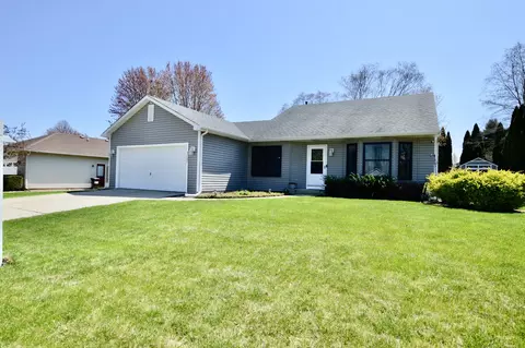 3707 Geneva Pl, Mchenry, IL 60050