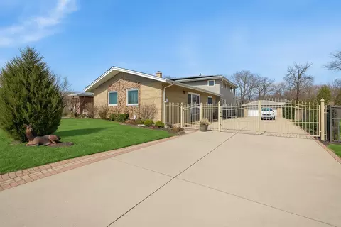 11256 W Grand Ave, Melrose Park, IL 60164