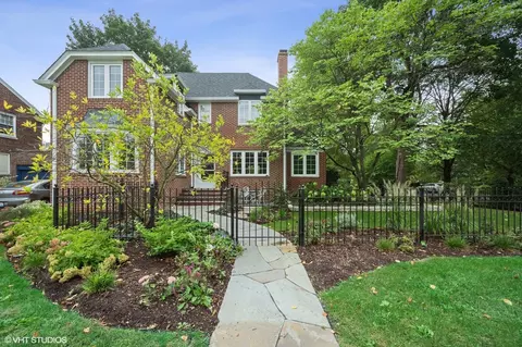 2341 Lincolnwood Dr, Evanston, IL 60201