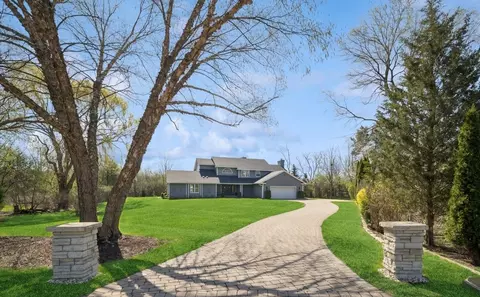5364 Hedgewood Ct, Long Grove, IL 60047