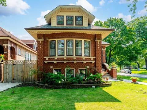 2247 Grove Ave, Berwyn, IL 60402