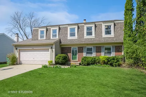 888 Knollwood Dr, Buffalo Grove, IL 60089