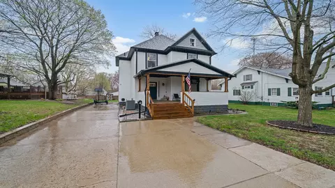 412 Depot Ave, Dixon, IL 61021