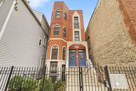 1955 W Melrose St #1, Chicago, IL 60657