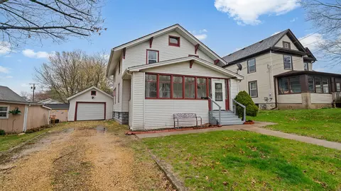1006 Highland Ave, Dixon, IL 61021