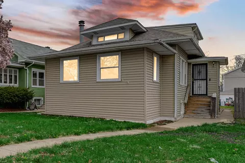 637 S 16th Ave, Maywood, IL 60153
