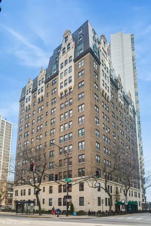 6101 N Sheridan Rd #14E, Chicago, IL 60660