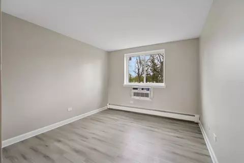 1500 Robin Cir #101, Hoffman Estates, IL 60169 photo 9