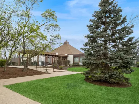 1500 Robin Cir #101, Hoffman Estates, IL 60169 photo 15