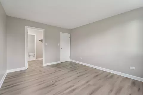1500 Robin Cir #101, Hoffman Estates, IL 60169 photo 10
