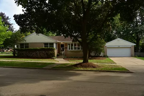 20 N Waverly St, Mount Prospect, IL 60056