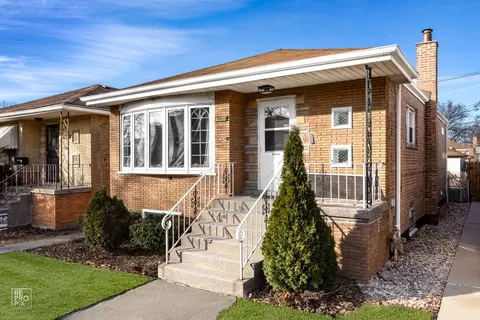 6330 W 64th Pl, Chicago, IL 60638